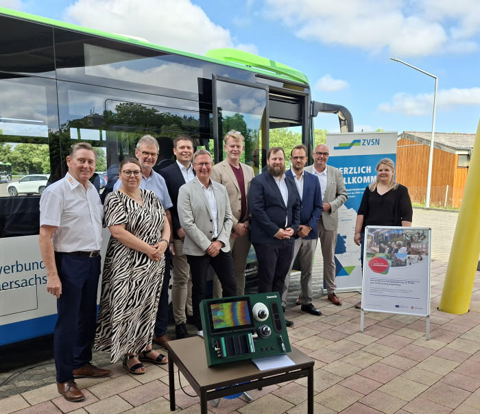 2026_06_30 AFZS Meilenstein Weihrauch, Ternedde, Buberti, Wolfram, Brünig, Börger, Jurisic, Kujajewski, Hartmann, Wolkenhauer 6.jpg 128 Busse mit automatischen Fahrgastzählsystemen ausgestattet